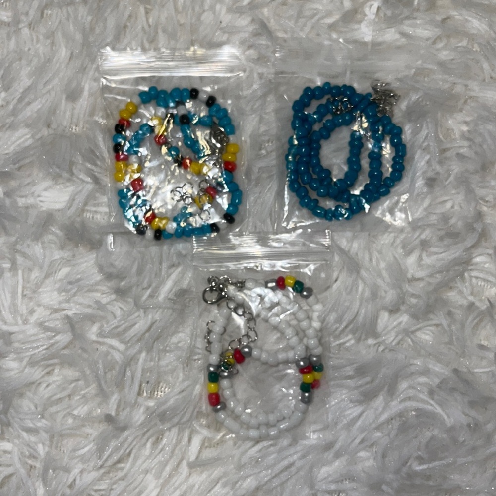 Adjustable chokers/necklaces